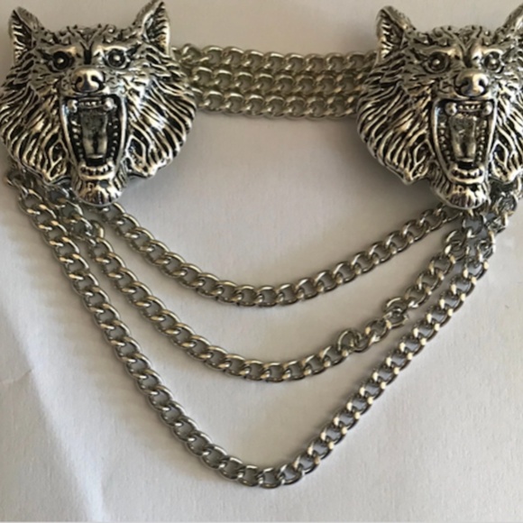 silver wolf cloak clasp - Picture 6 of 6